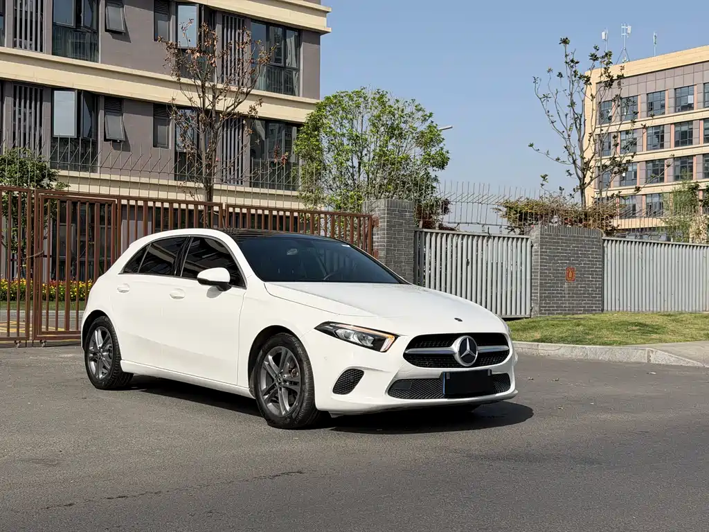 Mercedes-Benz A-Class 2019 — фото 3