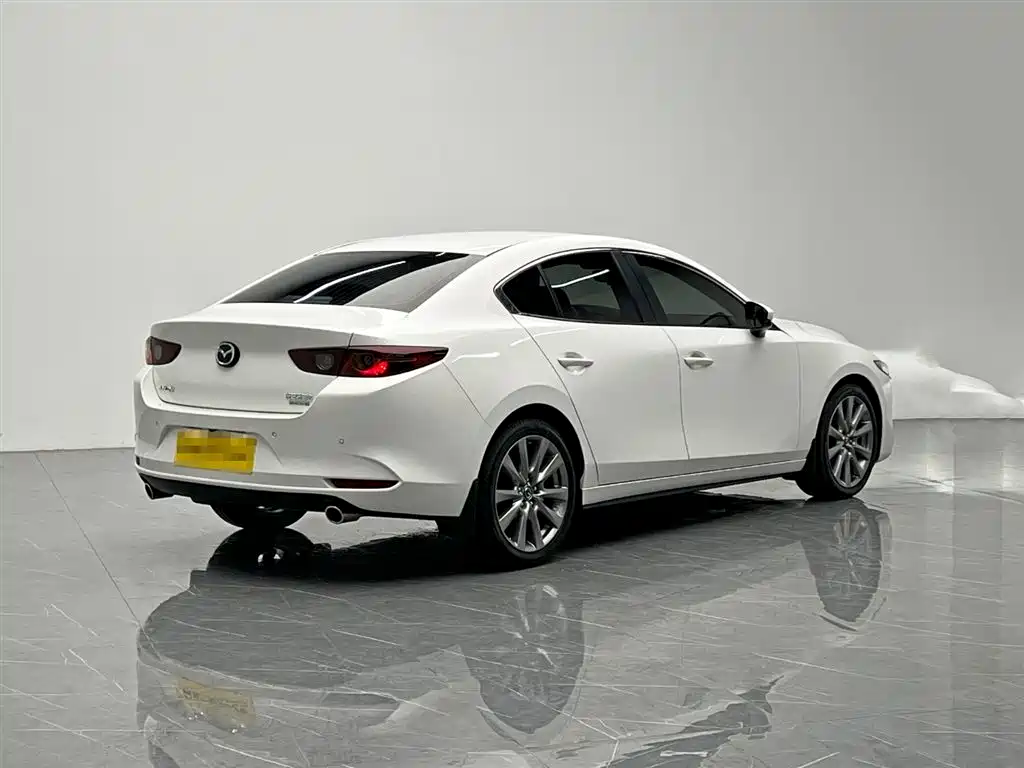 Mazda 3 Axela 2024