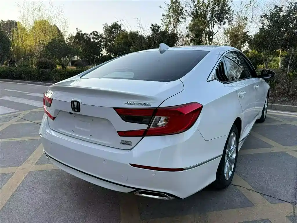 Honda Accord 2019 — фото 17