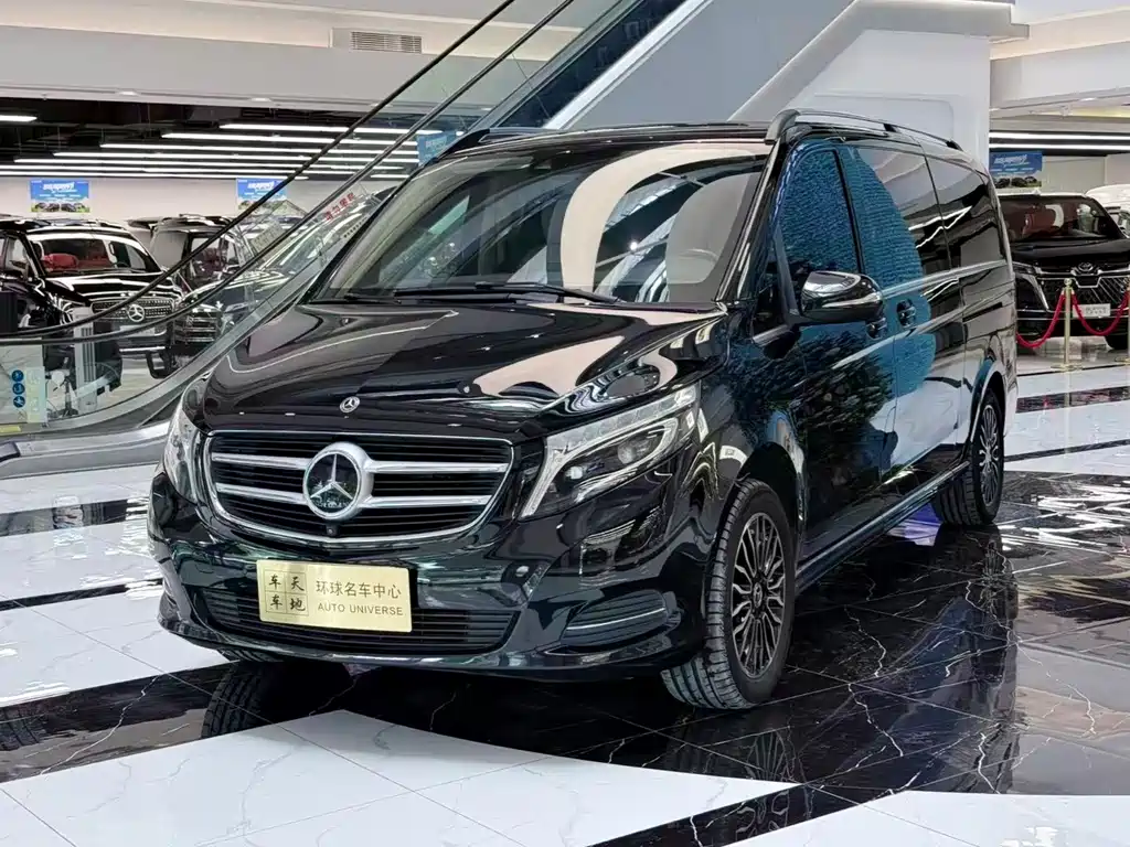 Mercedes-Benz V-Class 2019 — фото 1