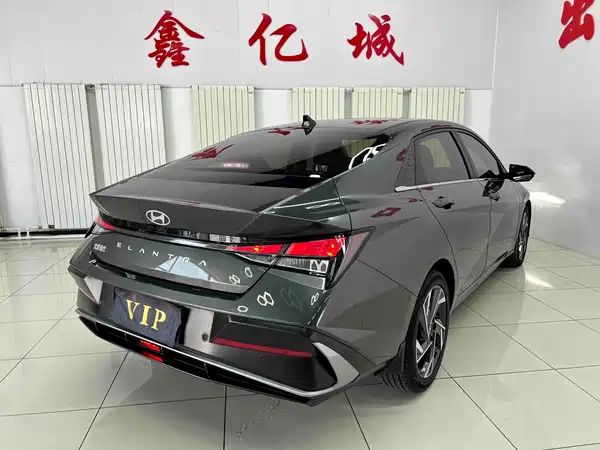 Hyundai Elantra 2024