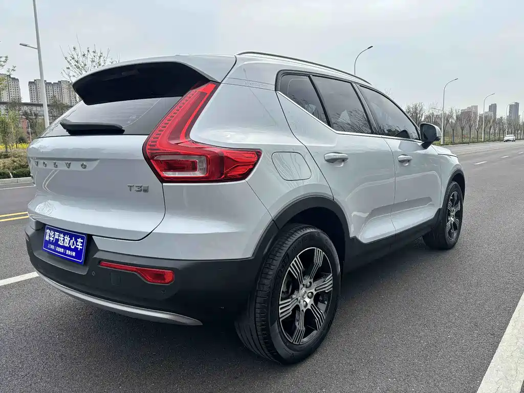 Volvo XC40 2020 — фото 9