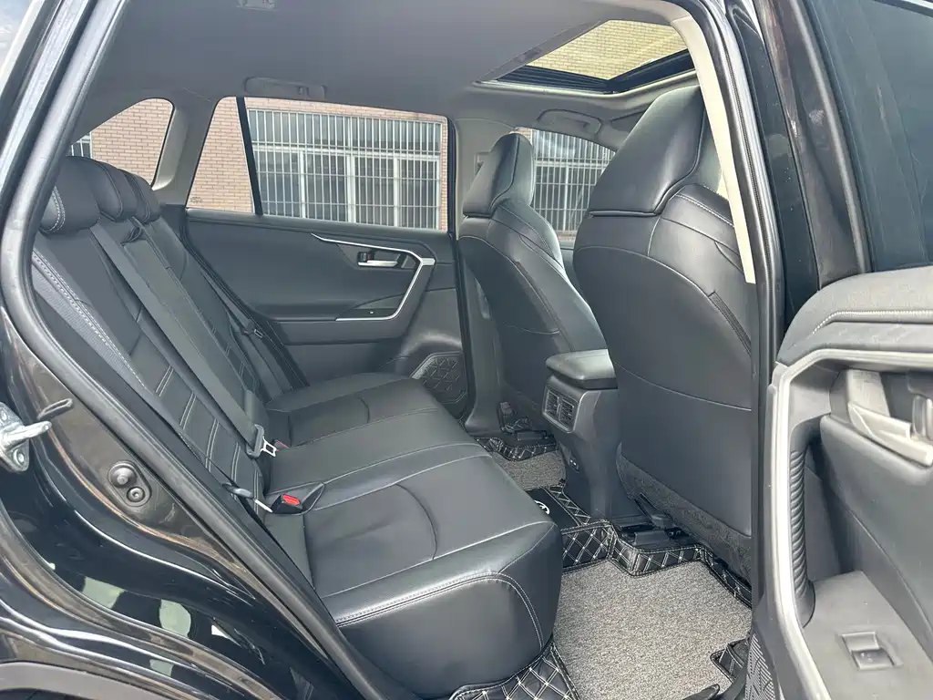 Toyota Wildlander 2023 — фото 12