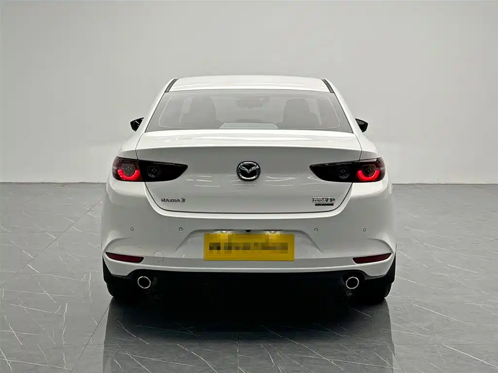 Mazda 3 Axela 2024