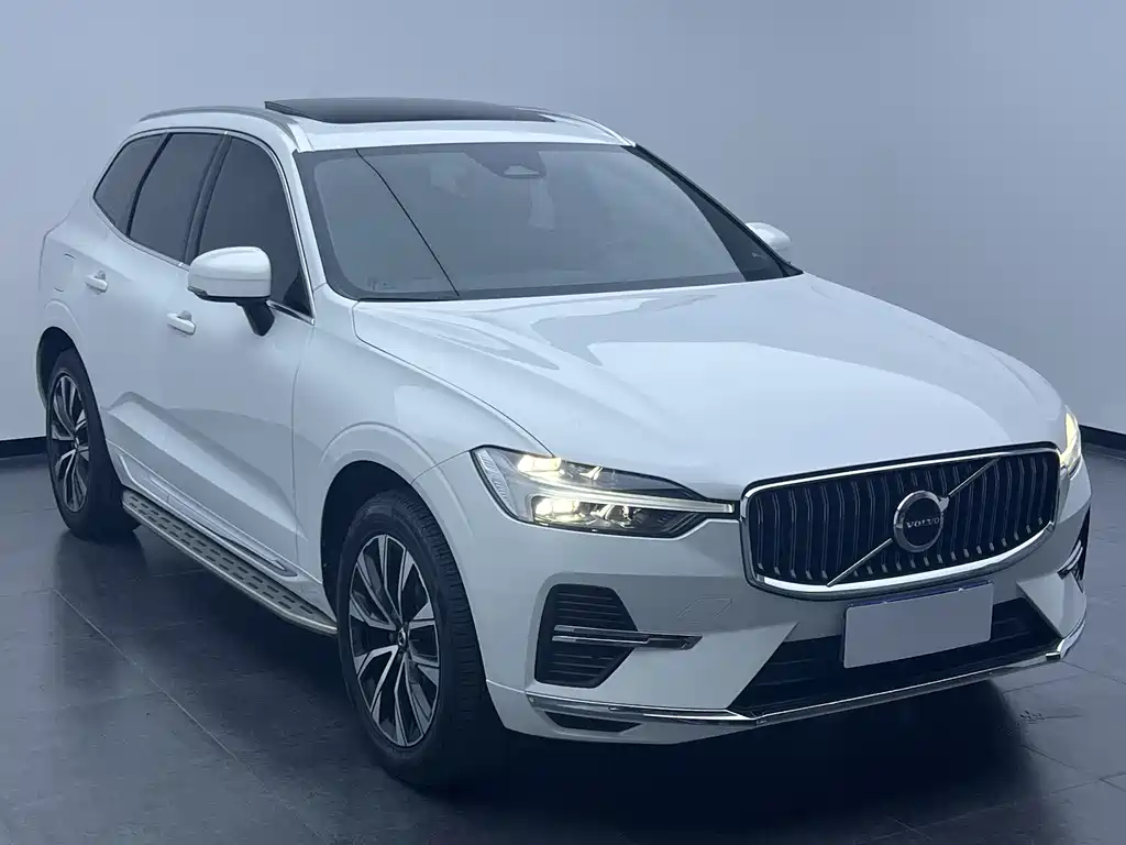 Volvo XC60 2023 — фото 3