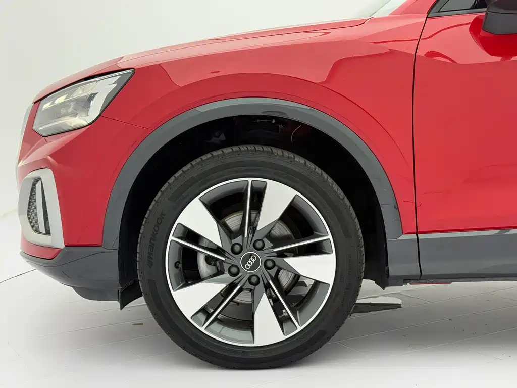 Audi Q2L 2022 — фото 10