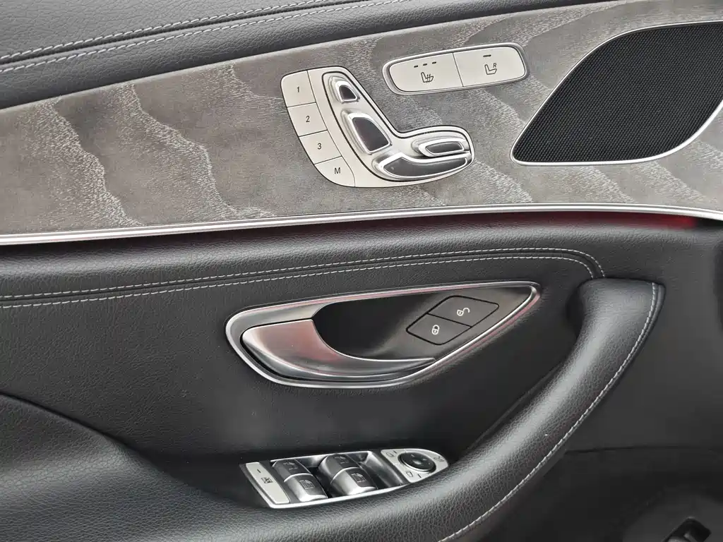 Mercedes-Benz CLS 2019 — фото 18