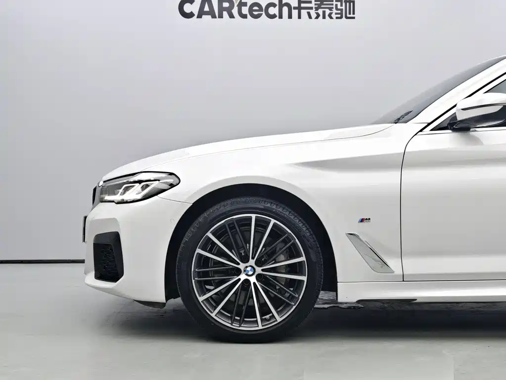 BMW 5 Series 2023 — фото 13