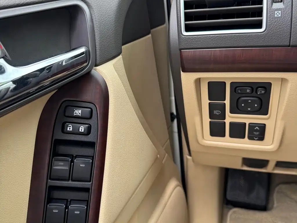 Toyota Prado 2017 — фото 12
