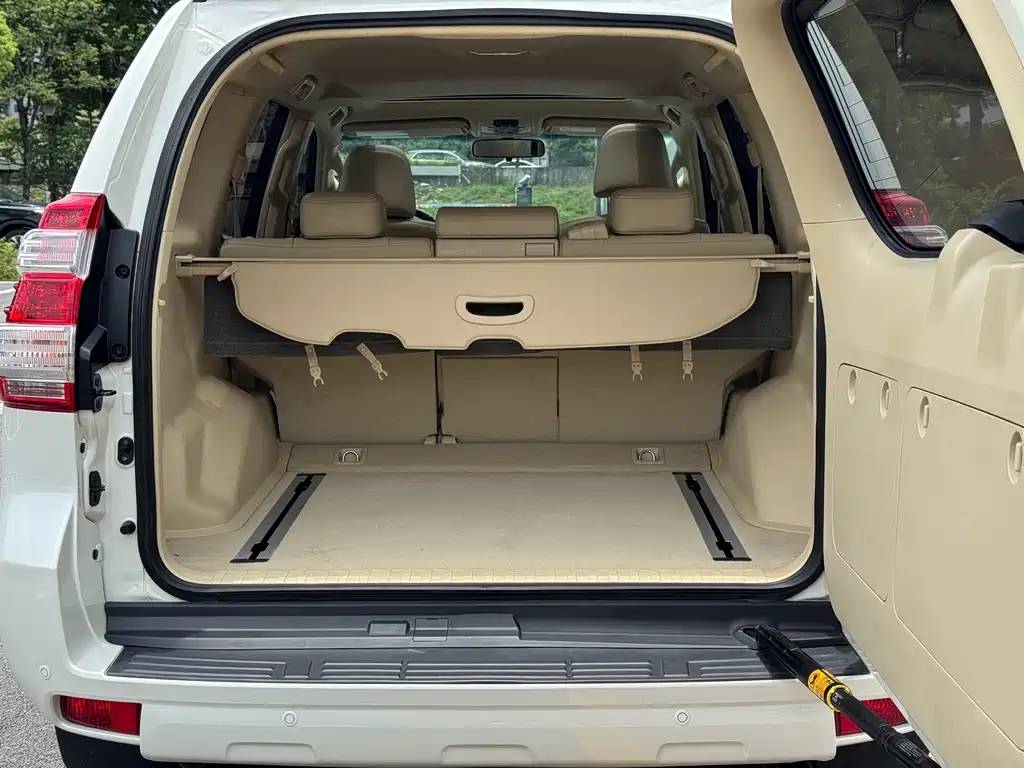 Toyota Prado 2017 — фото 16