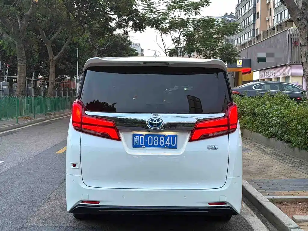 Toyota Alphard 2021 — фото 15