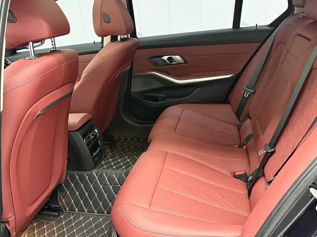 BMW 3 Series 2023 — фото 16