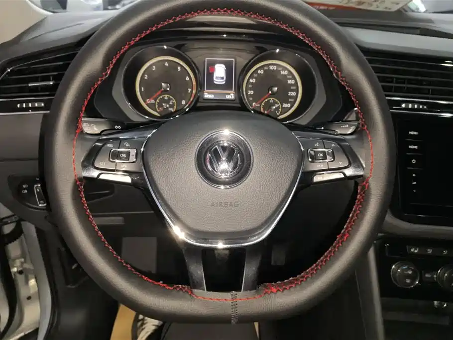 Volkswagen Tiguan L 2019 — фото 15