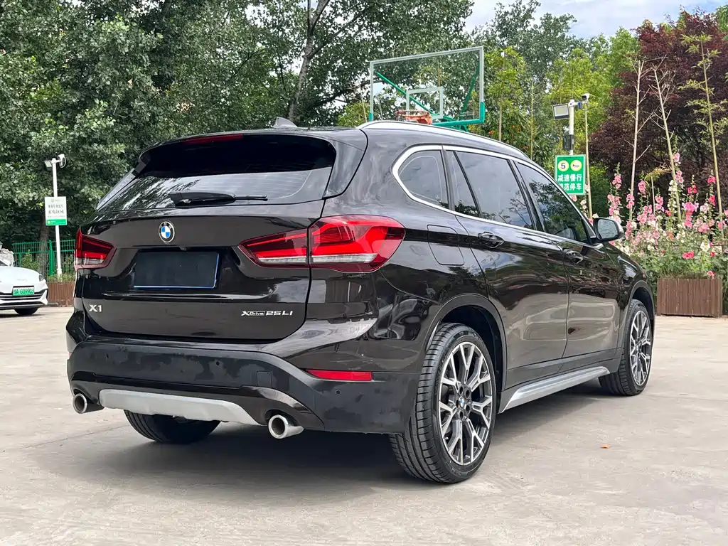 BMW X1 2021 — фото 5