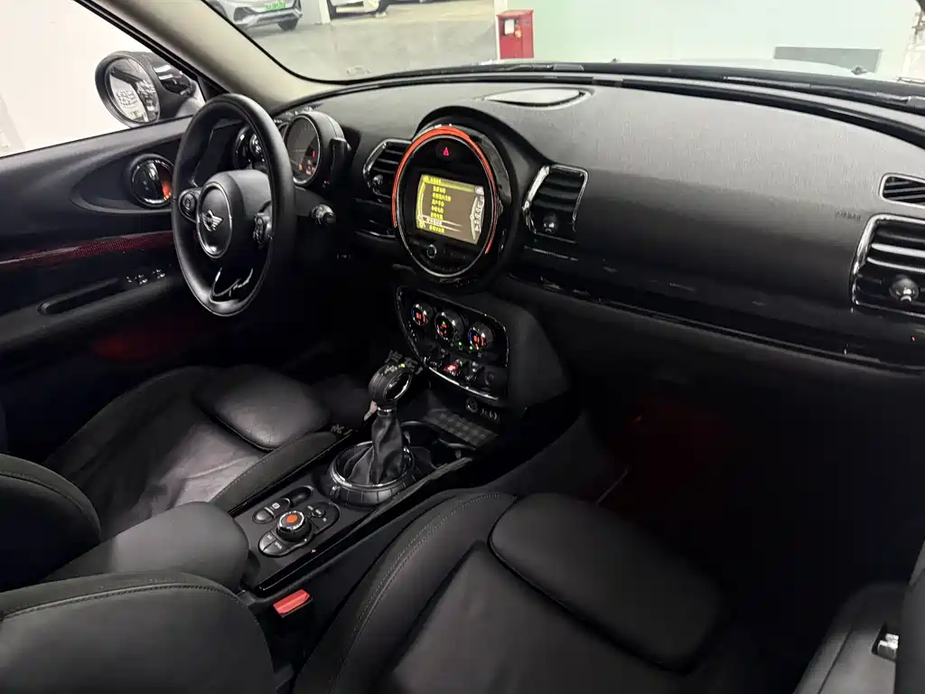 MINI Clubman 2017 — фото 17