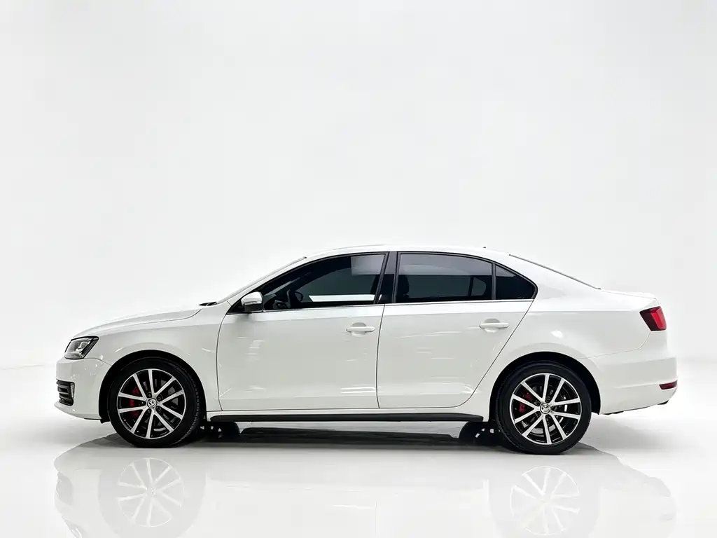 Volkswagen Sagitar 2014