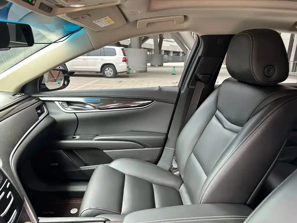 Cadillac XTS 2019 — фото 12