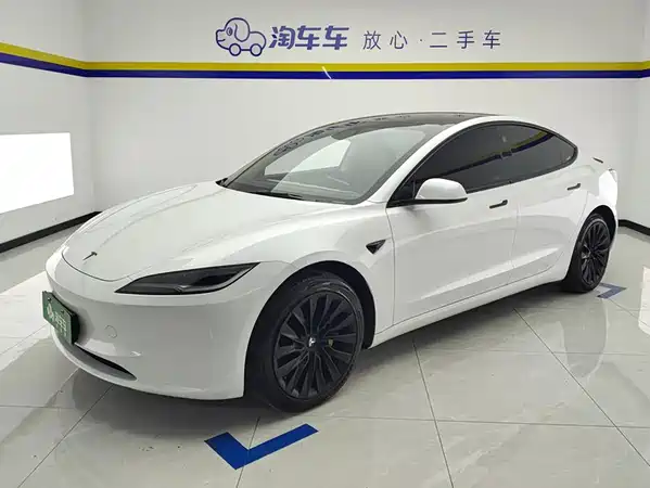 Tesla Model 3 2024