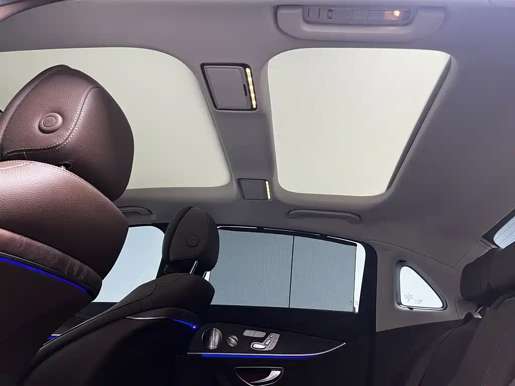 Mercedes-Benz E-Class 2022 — фото 13