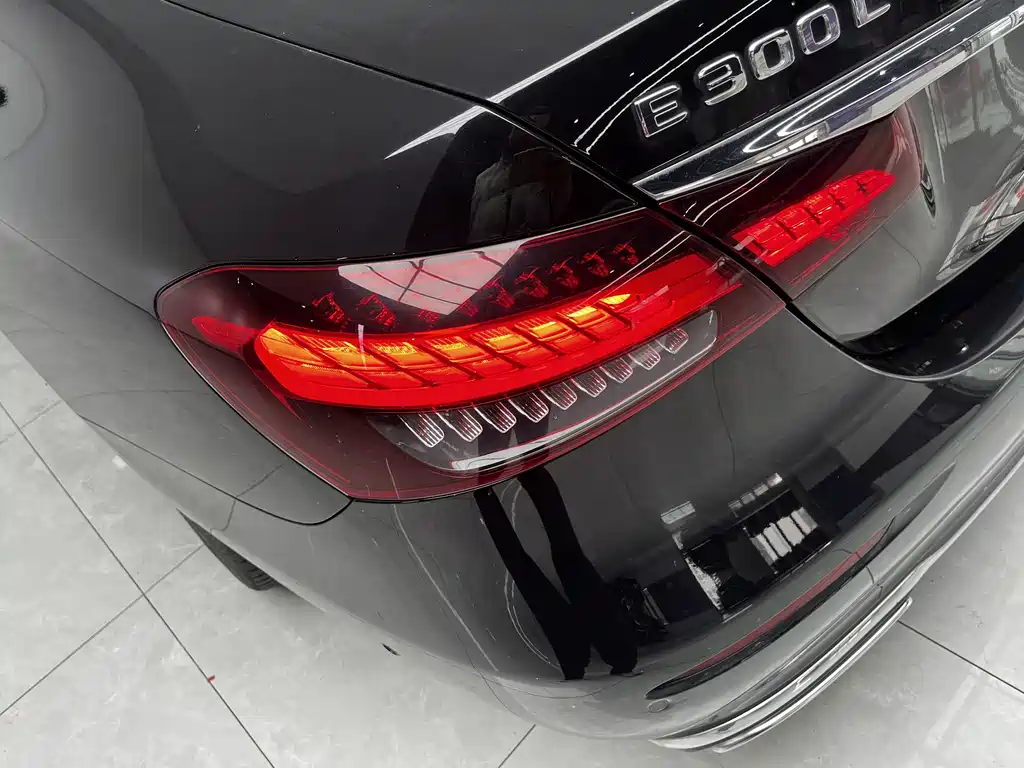 Mercedes-Benz E-Class 2022 — фото 7