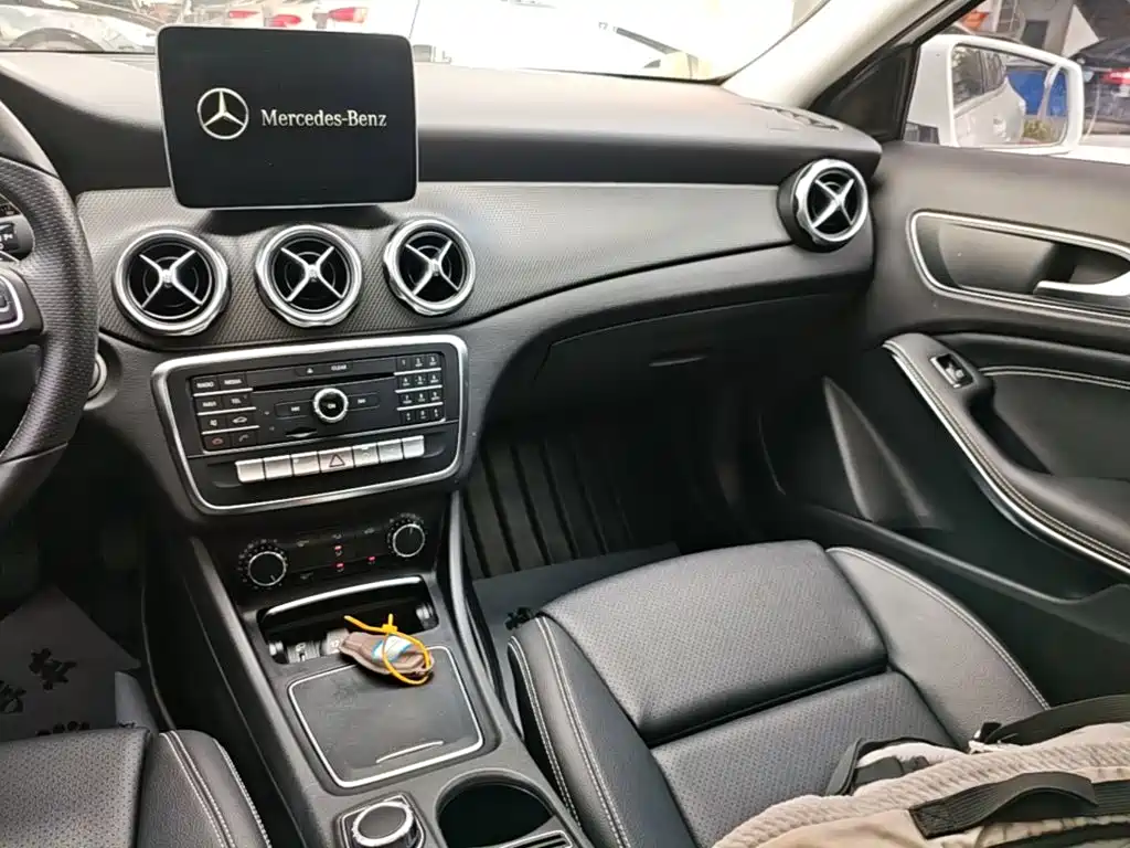 Mercedes-Benz GLA 2017 — фото 13