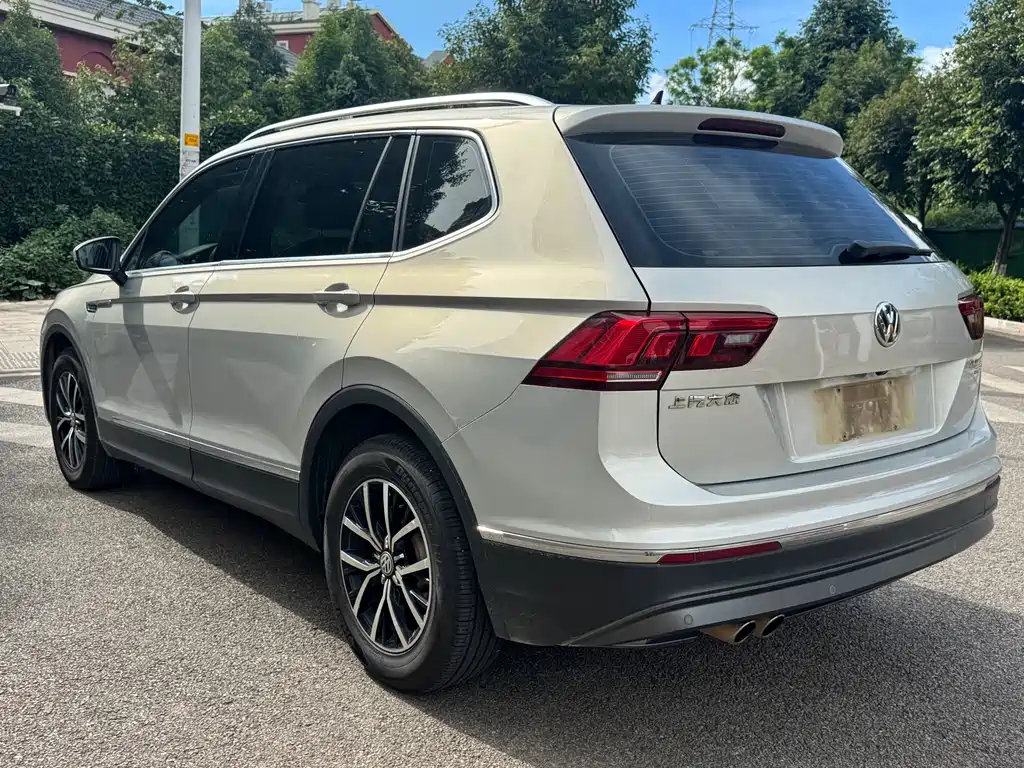 Volkswagen Tiguan L 2018 — фото 9