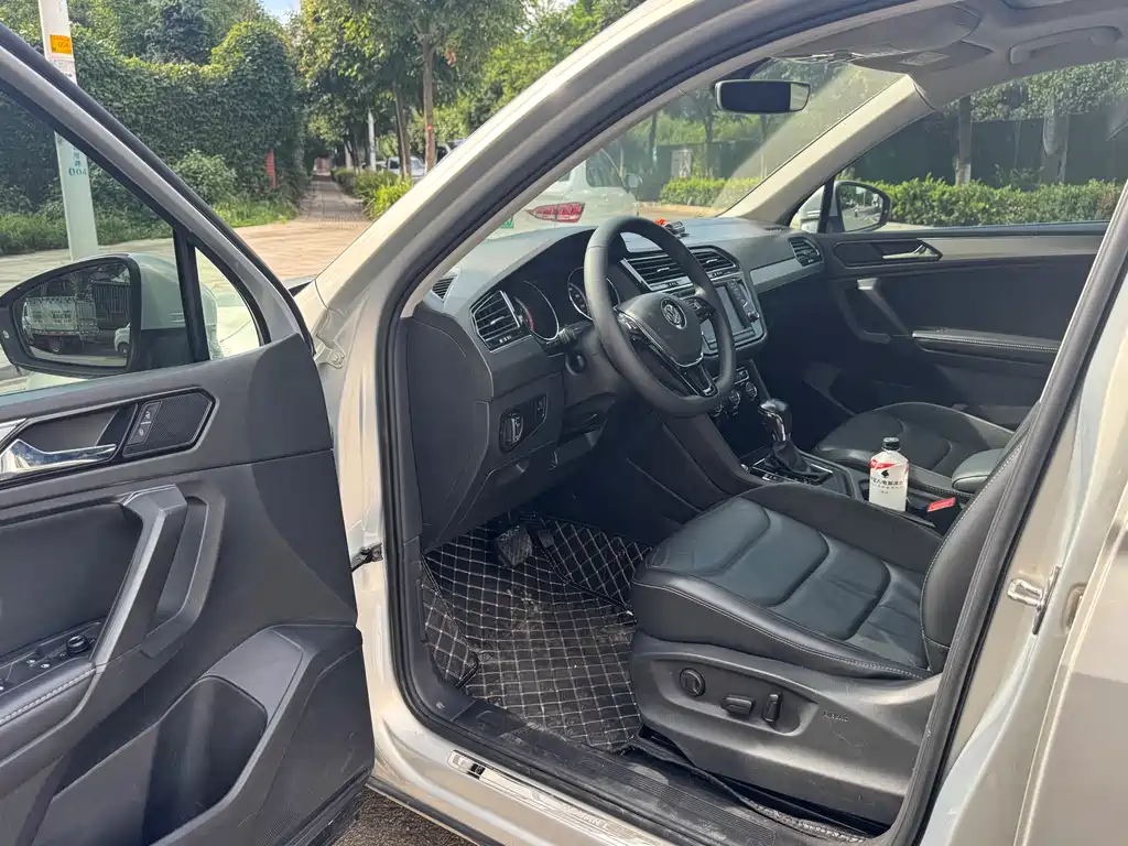 Volkswagen Tiguan L 2018 — фото 15