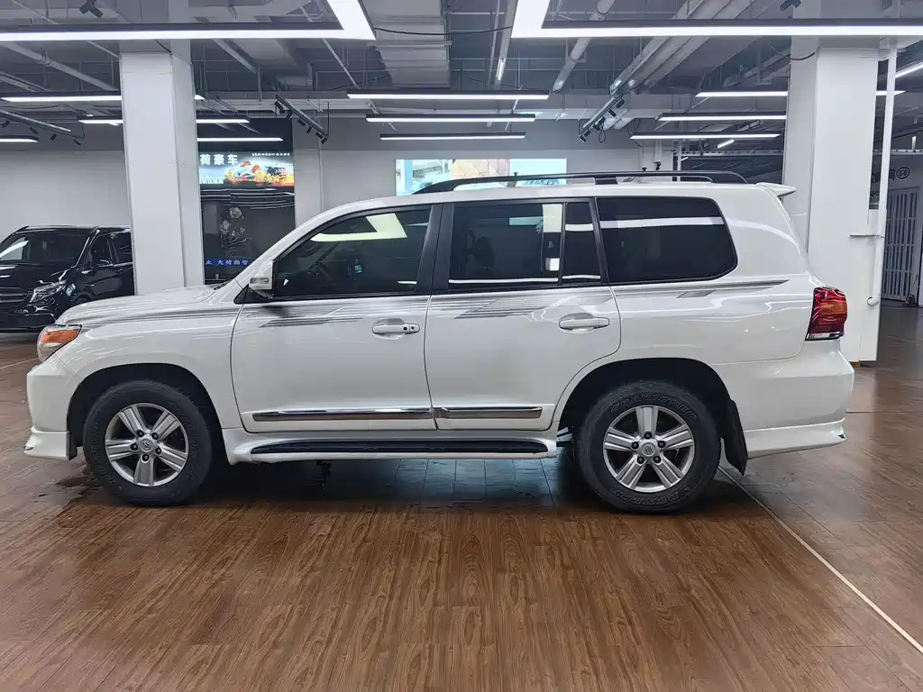 Toyota Land Cruiser 2015 — фото 8