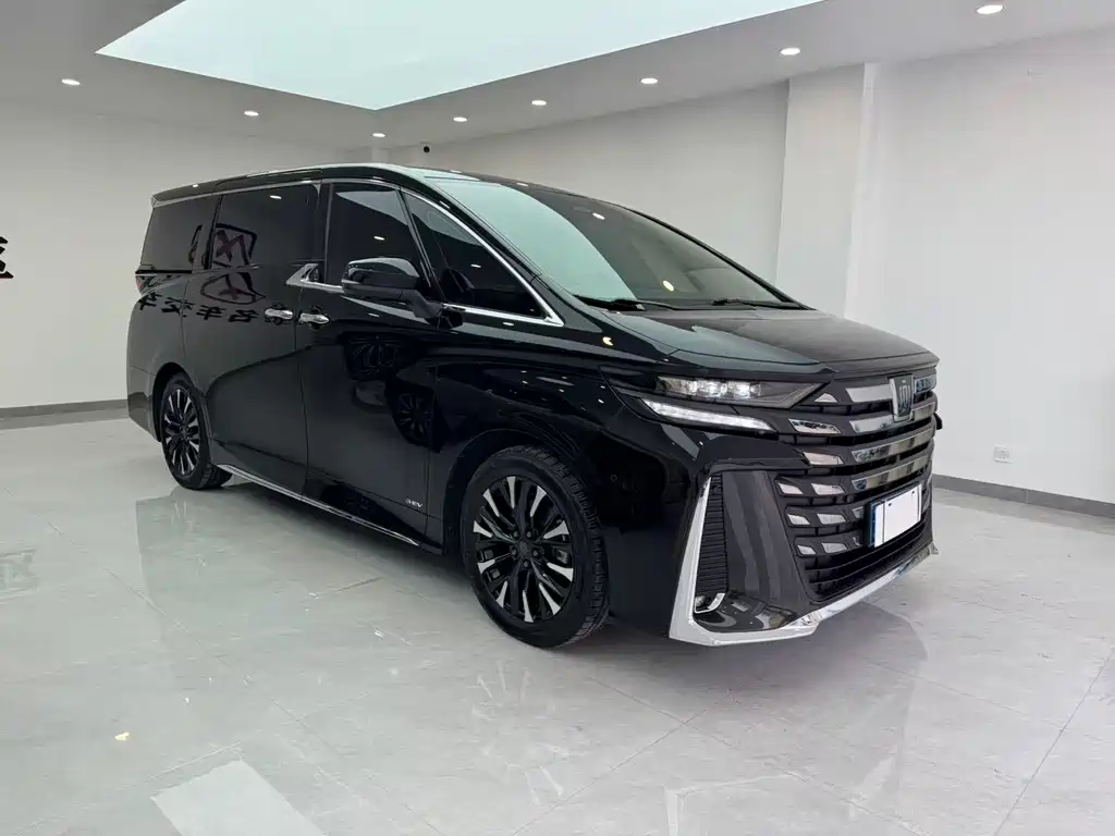 Toyota Vellfire 2024 — фото 3