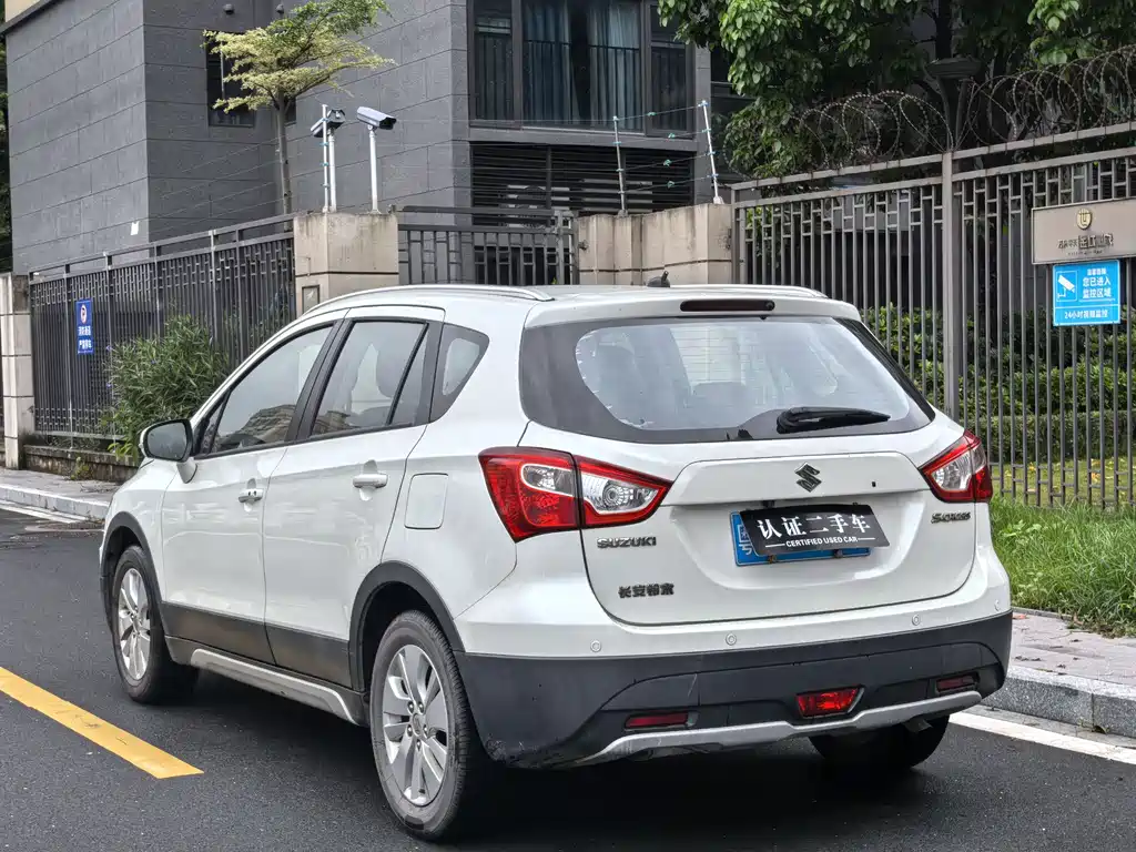 Suzuki S-Cross 2015 — фото 6