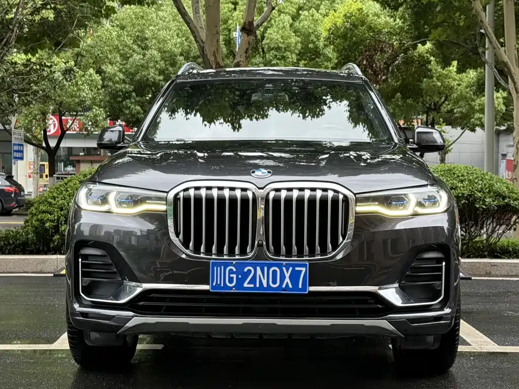 BMW X7 2021