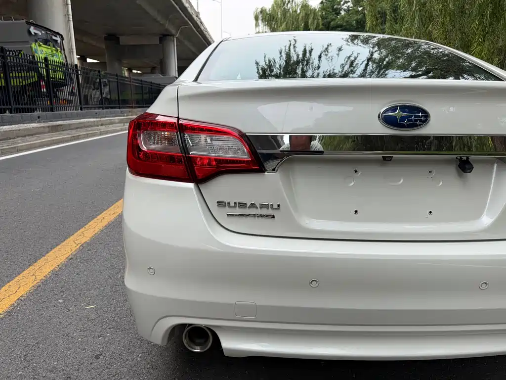 Subaru Legacy 2016 — фото 15