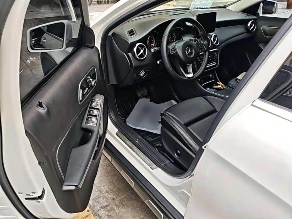 Mercedes-Benz GLA 2017 — фото 16