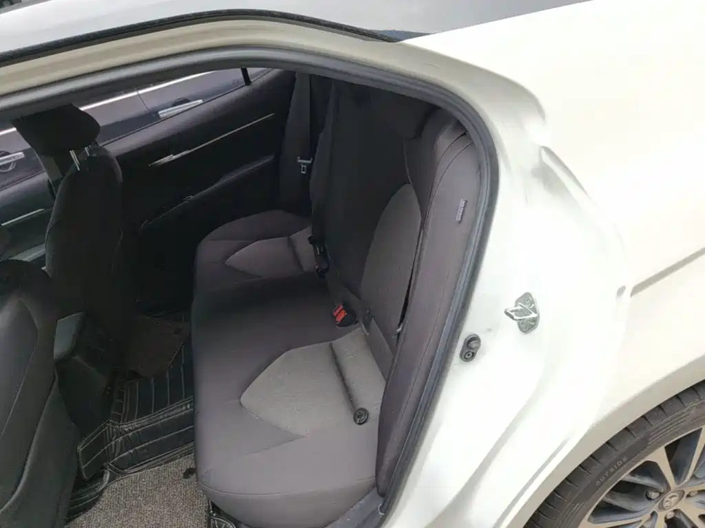 Toyota Camry 2019 — фото 17