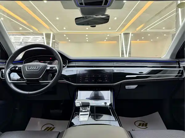 Audi A8 2025