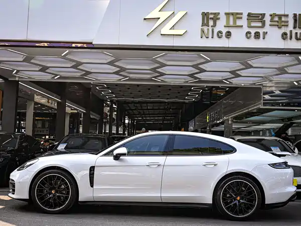 Porsche Panamera 2024