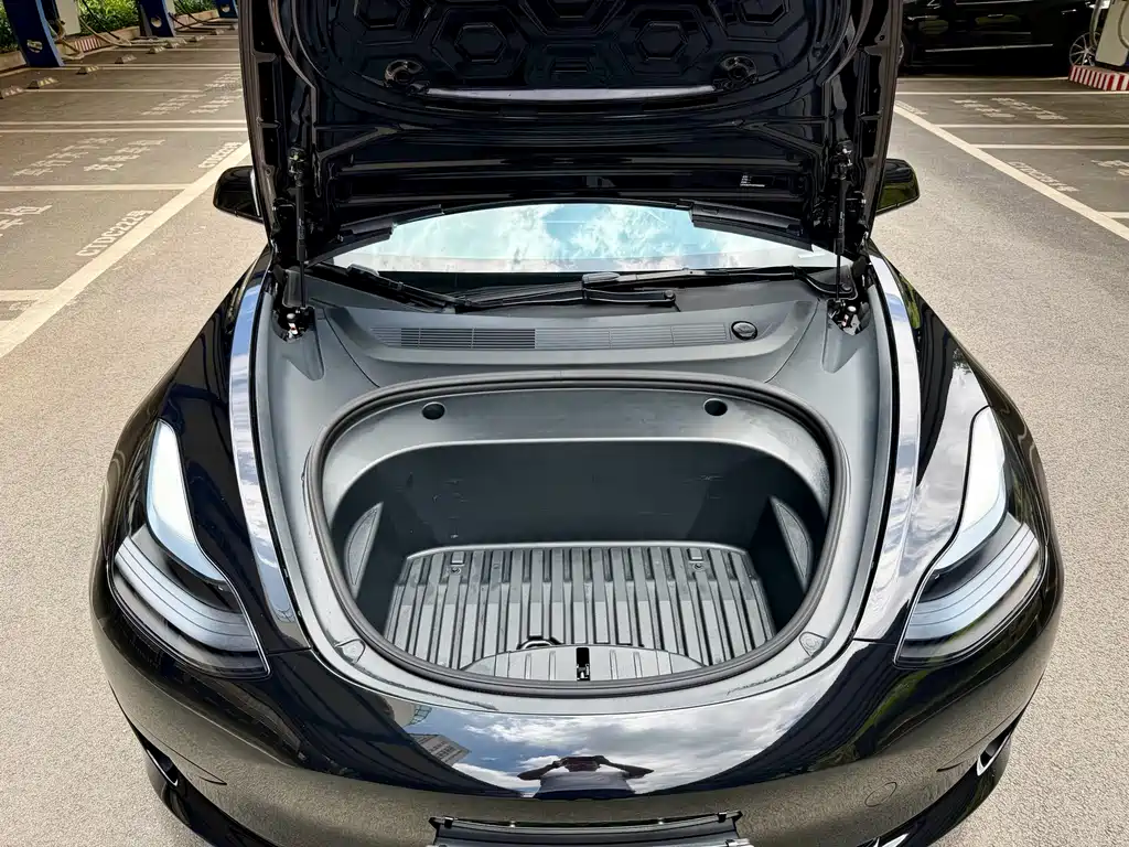 Tesla Model 3 2023 — фото 15