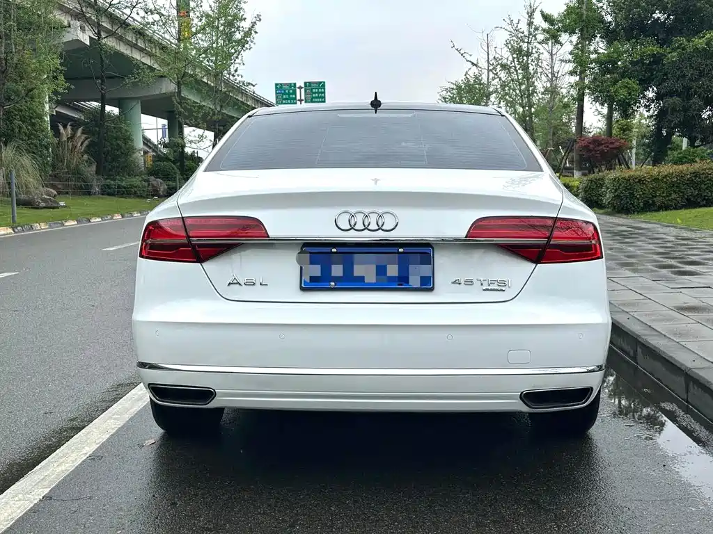 Audi A8 2016 — фото 16