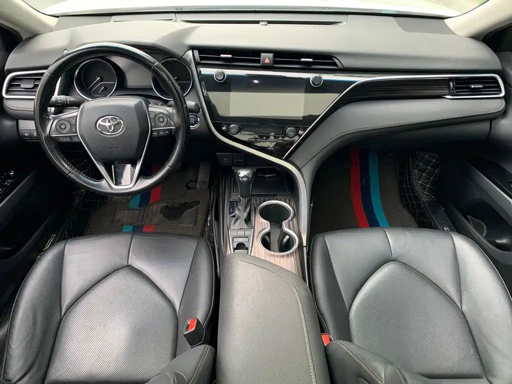 Toyota Camry 2020 — фото 13