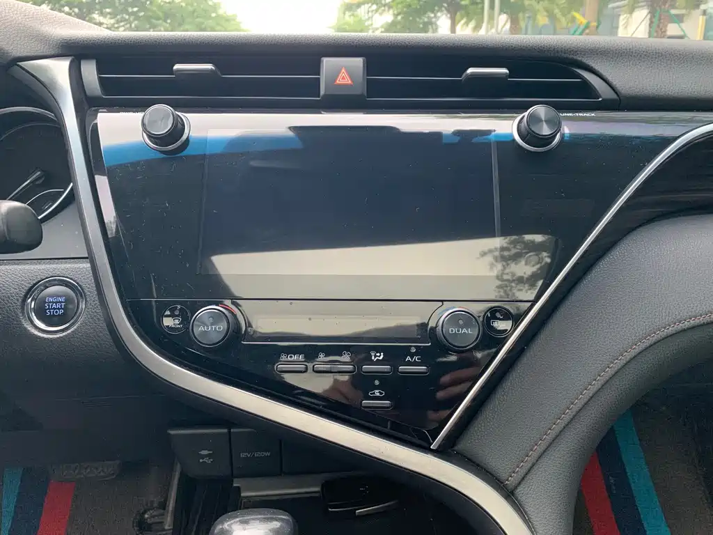Toyota Camry 2020 — фото 15