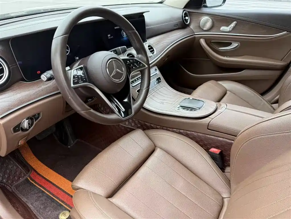 Mercedes-Benz E-Class 2022 — фото 16