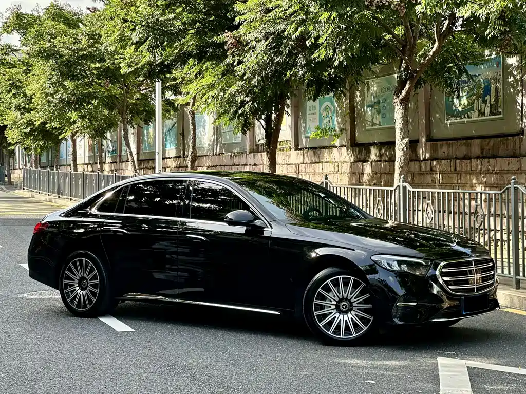 Mercedes-Benz E-Class 2024