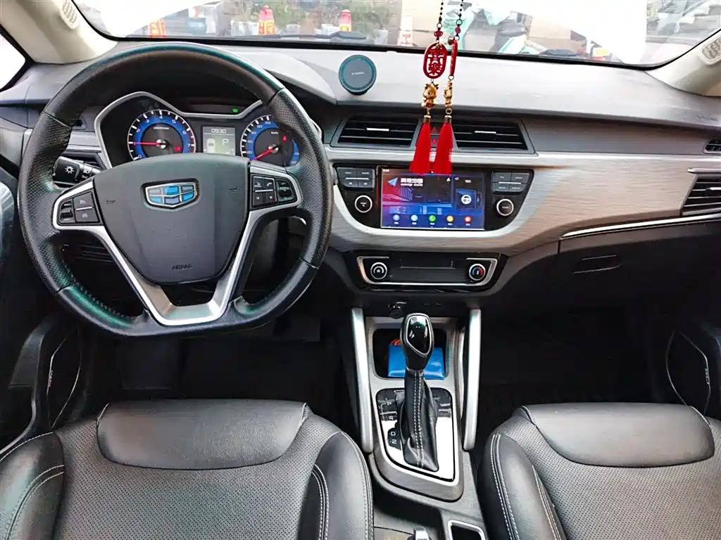 Geely Vision X3 2018 — фото 12