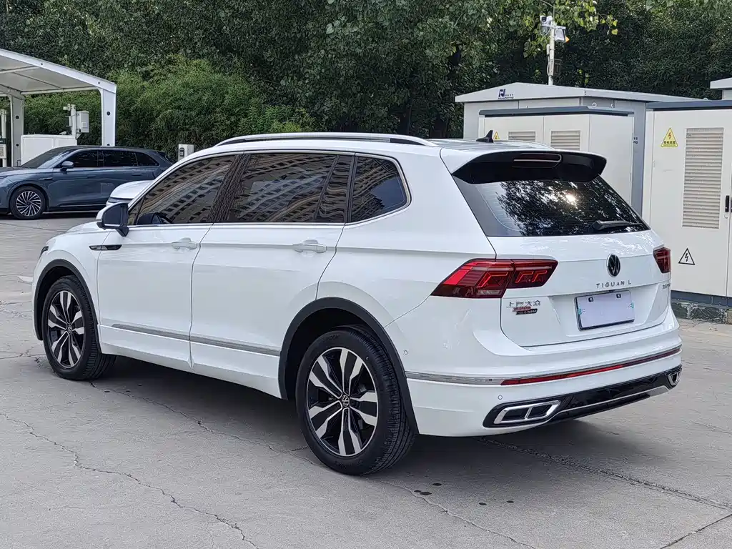Volkswagen Tiguan L 2024 — фото 12