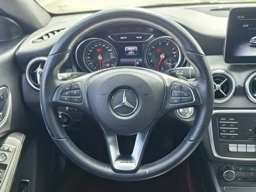 Mercedes-Benz CLA 2019