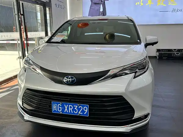 Toyota Sienna 2024