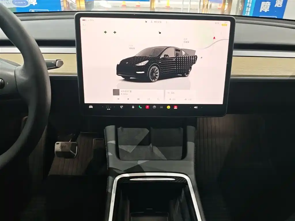 Tesla Model Y 2023 — фото 13