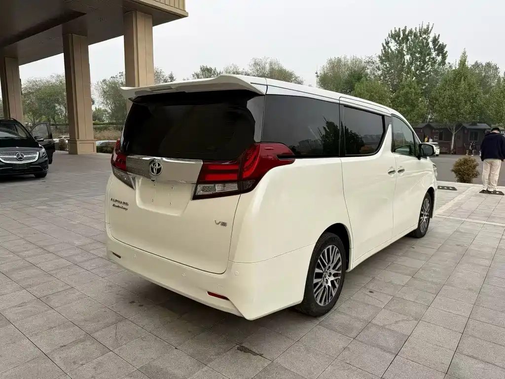 Toyota Alphard 2016 — фото 4