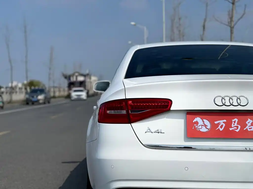 Audi A4L 2015 — фото 9