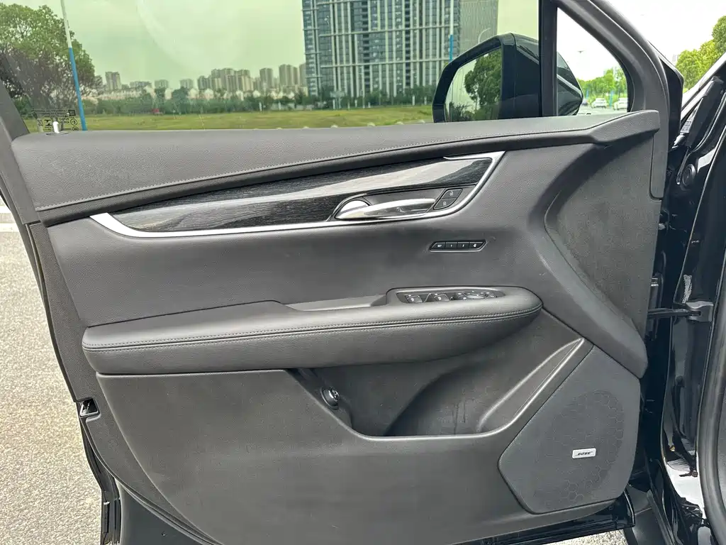 Cadillac XT5 2020 — фото 11